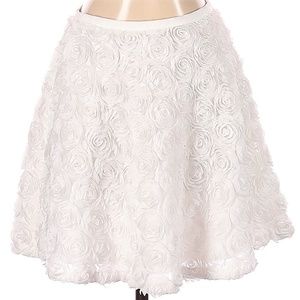 New Club Monaco White Doddie Skirt Size 2